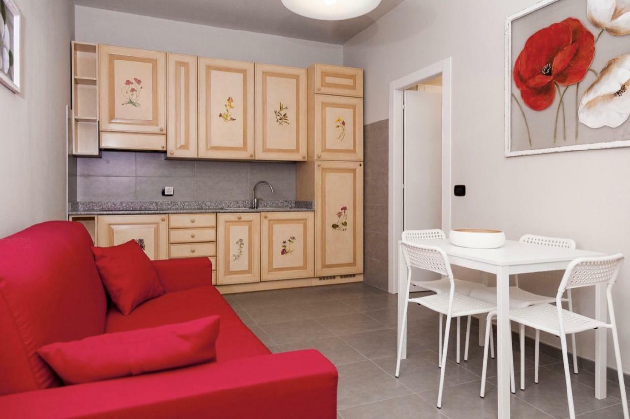 Riviera Hub Hotell Cisano sul Neva Exteriör bild